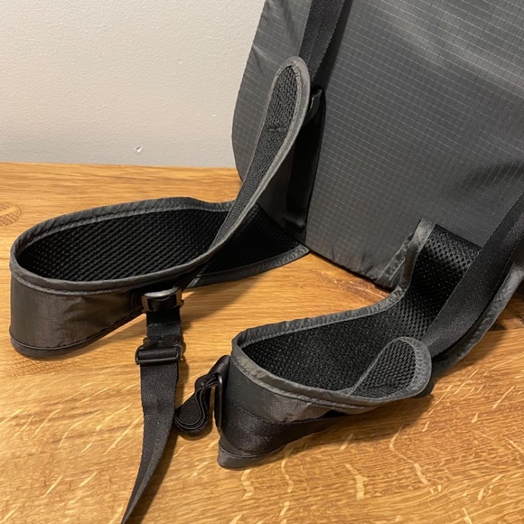 Mountain Equipment Co-op Backpack Lightweight Gray – LIKE NEW - Picture 11 of 14